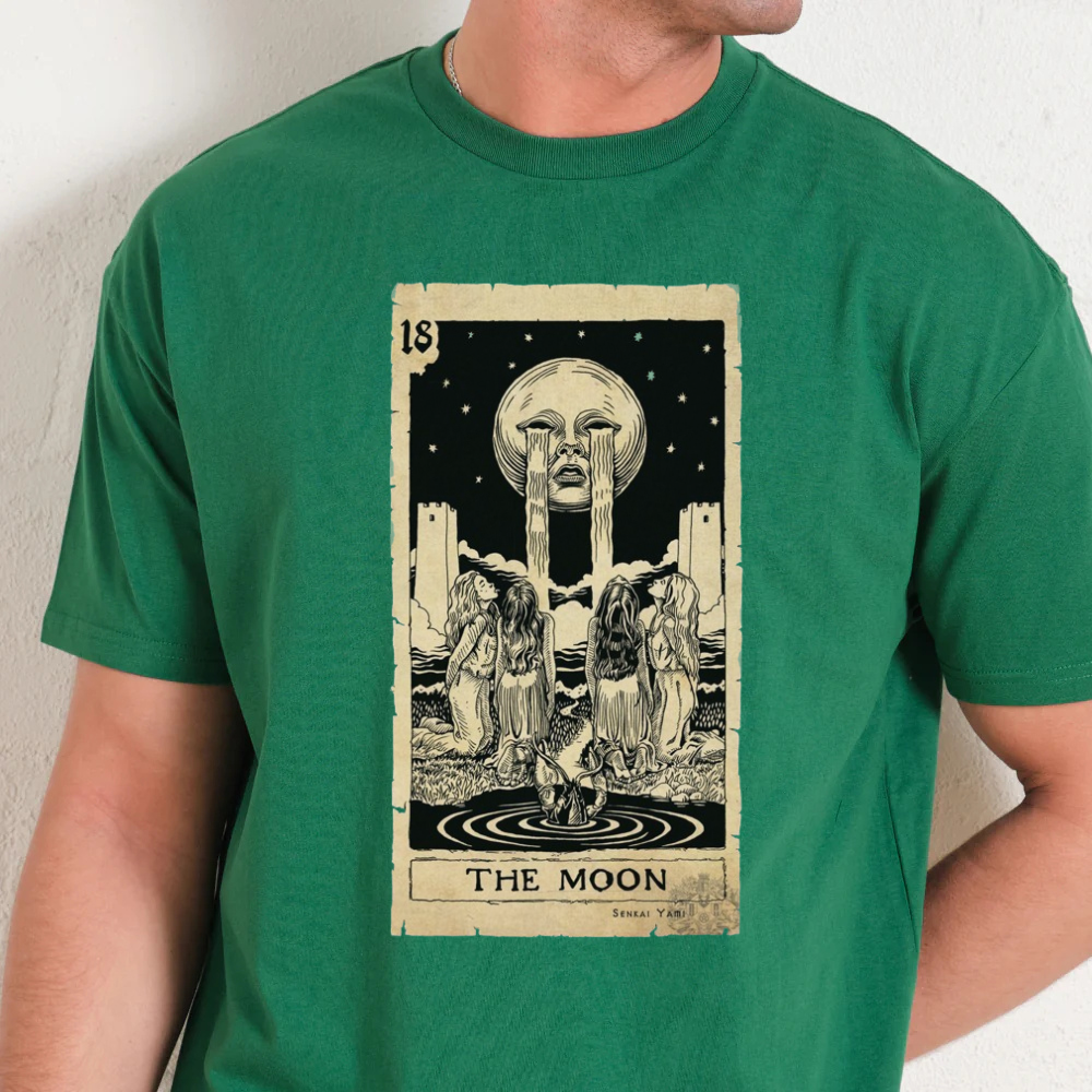 Der Mond Senkai Yami Tarot T-Shirt: Green oversized tee featuring the Moon tarot card design.