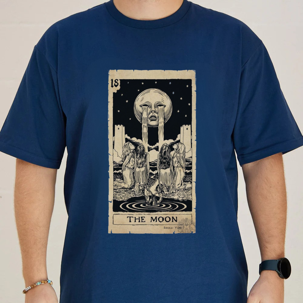 Der Mond Senkai Yami creative tarot T-shirt featuring a vintage graphic on a navy blue oversized tee.
