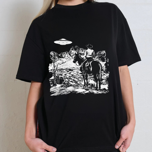 Retro Cowboy UFO Western Aesthetic Graphic Vintage Futuristic Cowboy T-Shirt
