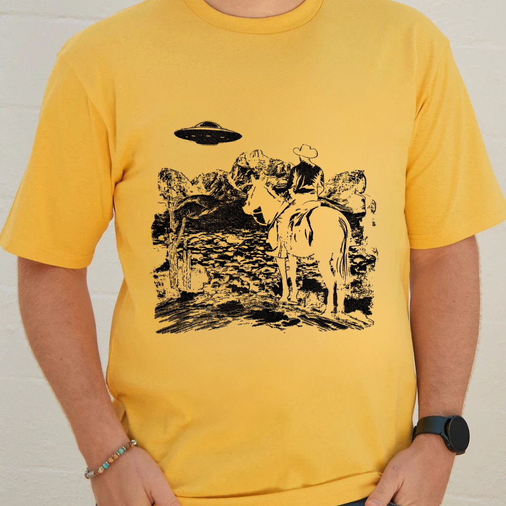 Retro Cowboy UFO Western Aesthetic Graphic Vintage Futuristic Cowboy T-Shirt